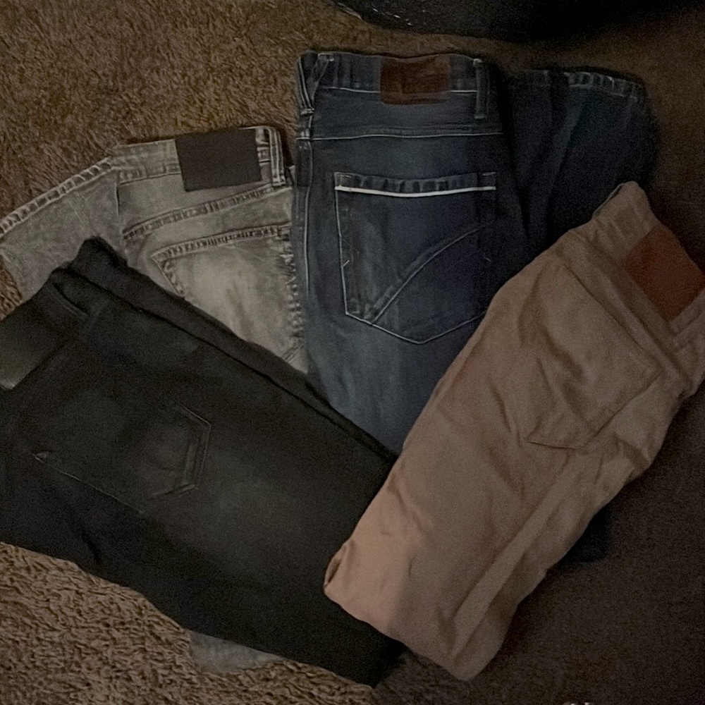 ❌❌SOLD❌❌William Rast bundle of 4 mens jeans size 30